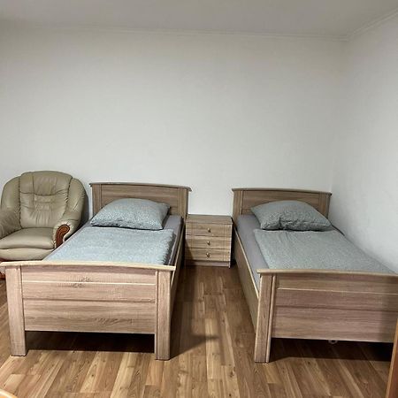 Messe Und Monteurzimmer Sehnde Dış mekan fotoğraf