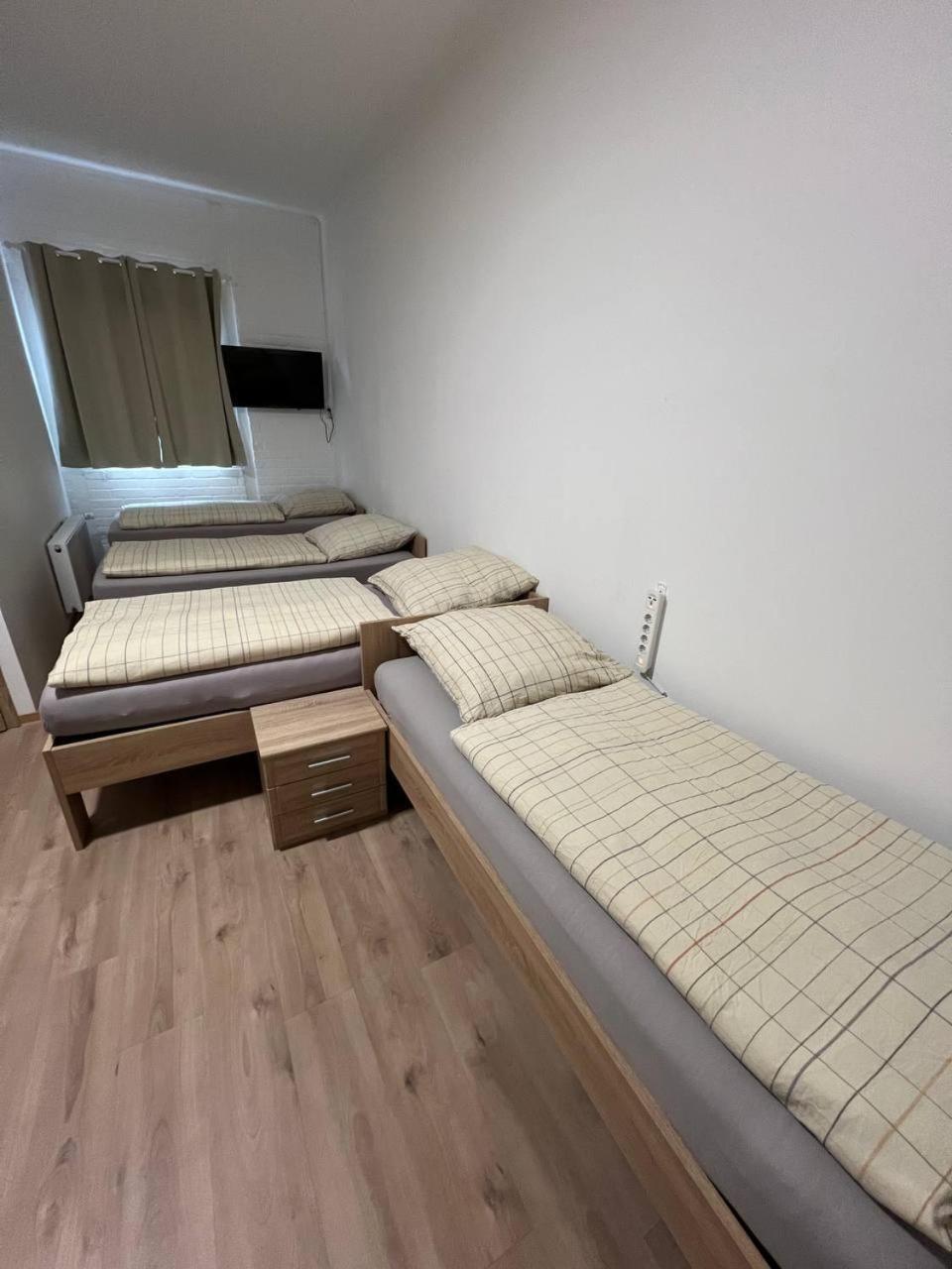 Messe Und Monteurzimmer Sehnde Dış mekan fotoğraf