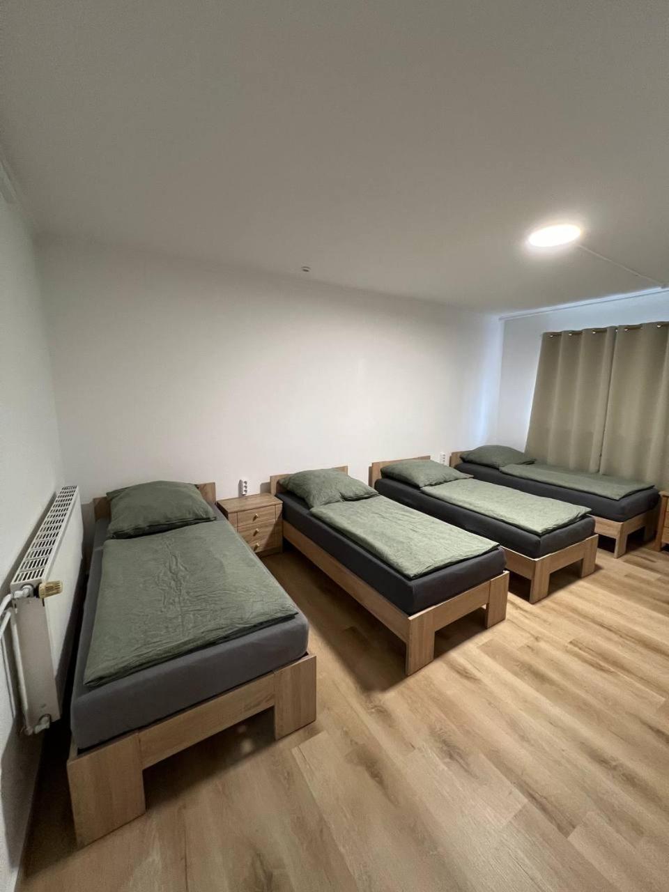 Messe Und Monteurzimmer Sehnde Dış mekan fotoğraf