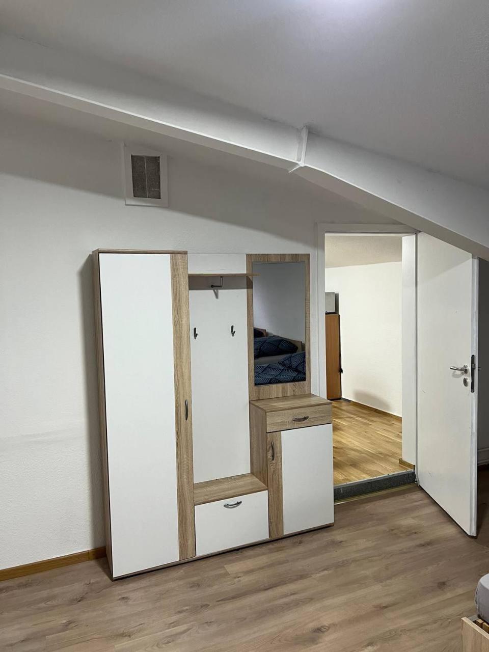 Messe Und Monteurzimmer Sehnde Dış mekan fotoğraf