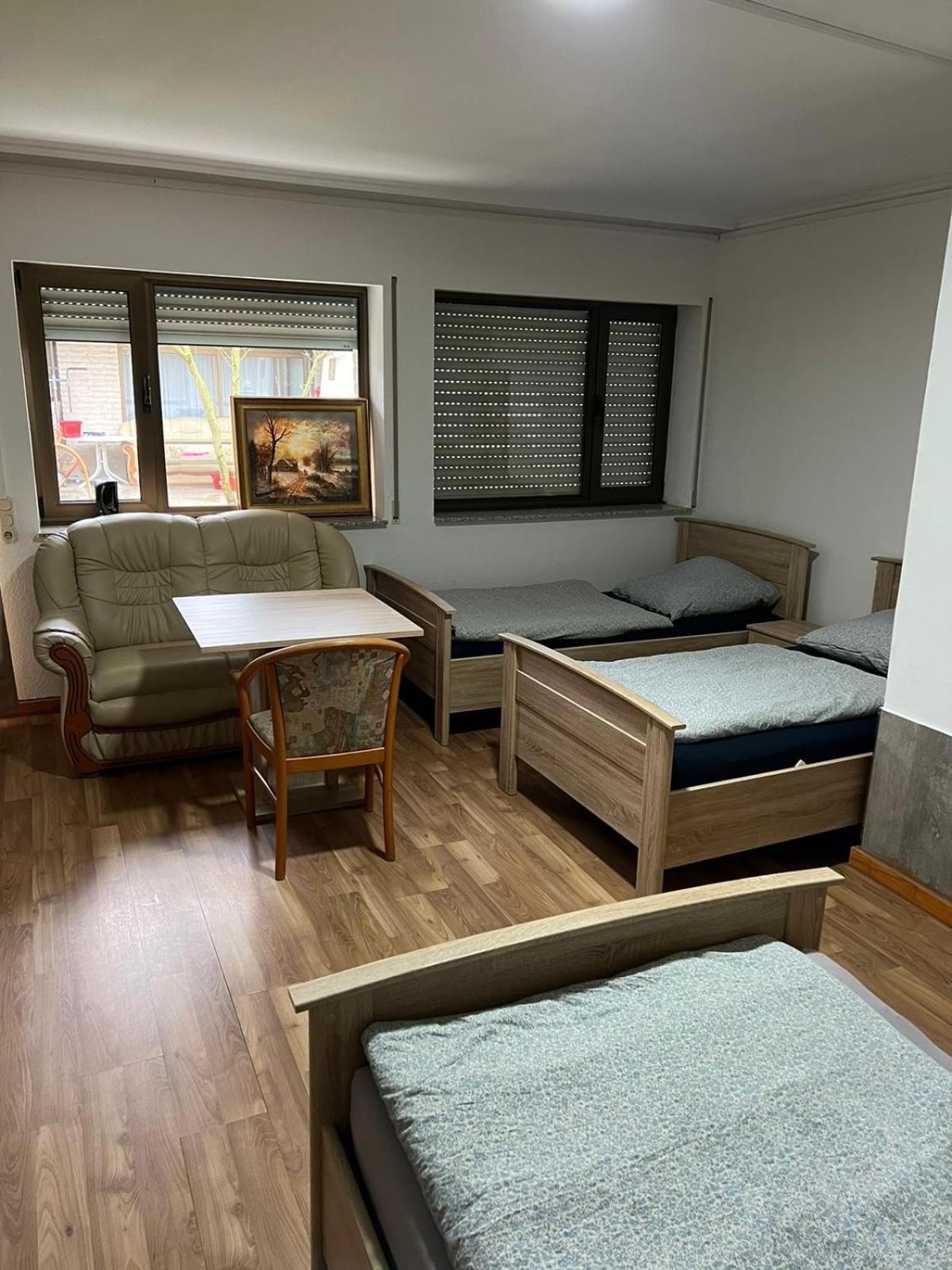 Messe Und Monteurzimmer Sehnde Dış mekan fotoğraf