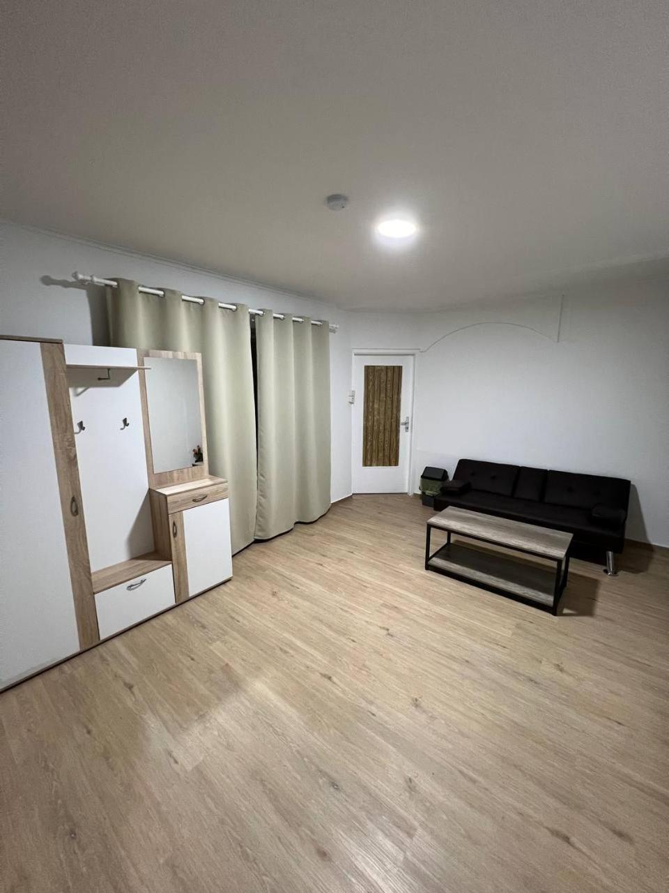 Messe Und Monteurzimmer Sehnde Dış mekan fotoğraf