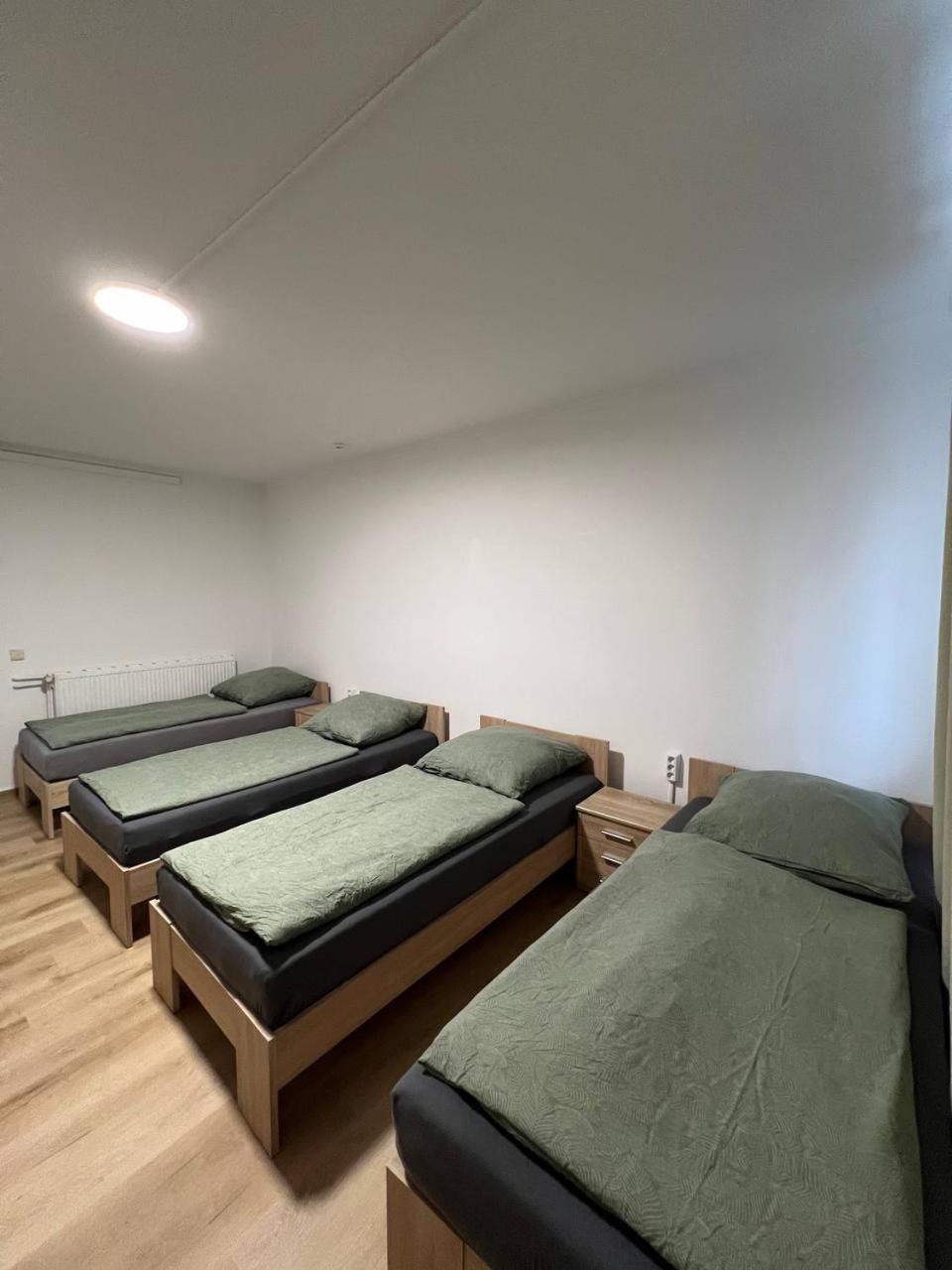 Messe Und Monteurzimmer Sehnde Dış mekan fotoğraf