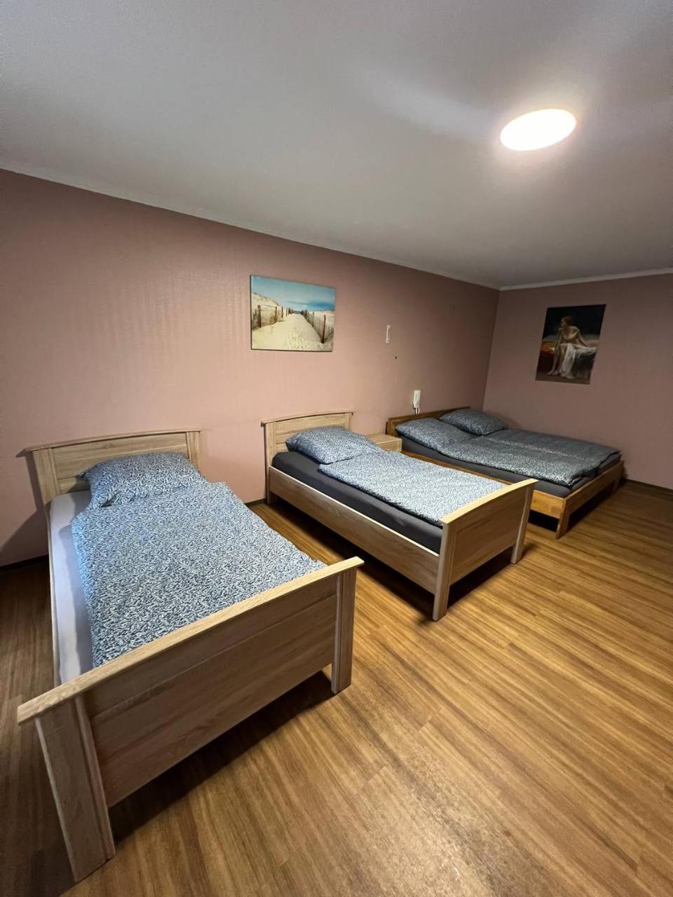 Messe Und Monteurzimmer Sehnde Dış mekan fotoğraf