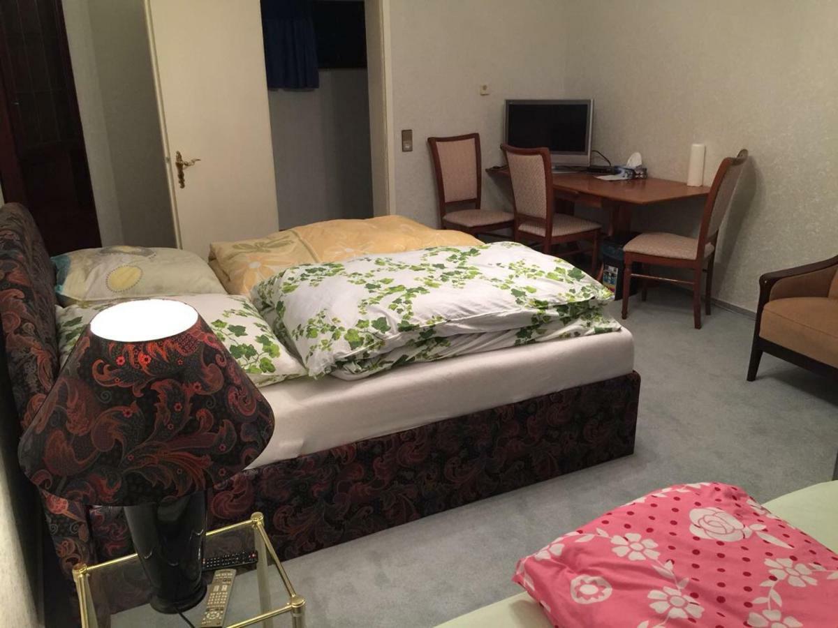Messe Und Monteurzimmer Sehnde Dış mekan fotoğraf
